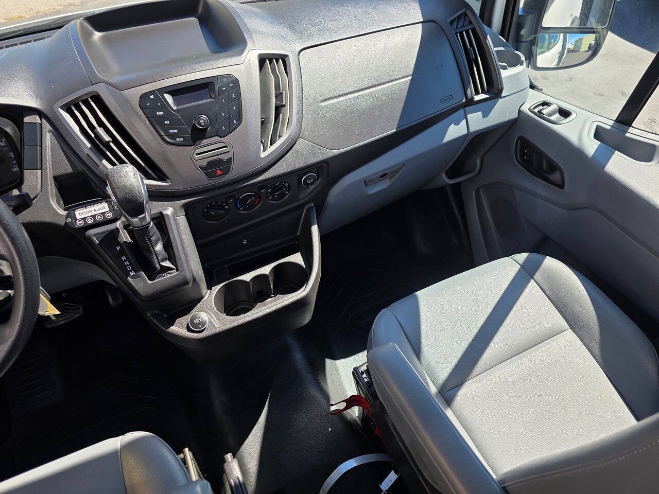 Used 2018 Ford Transit 150 XL RWD image 22