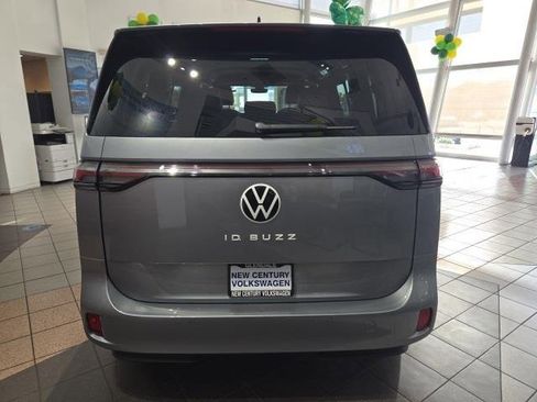 New 2025 Volkswagen ID. Buzz Pro S image 7