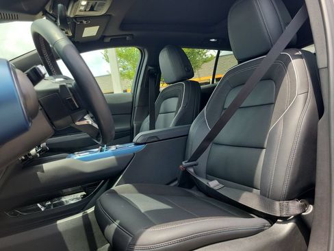 Used 2025 Chevrolet Equinox EV LT w/ Convenience Package II FWD image 17
