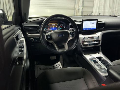 Used 2022 Ford Explorer XLT RWD image 19