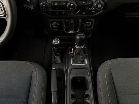 Used 2025 Jeep Wrangler Unlimited Sport AWD/4WD image 13