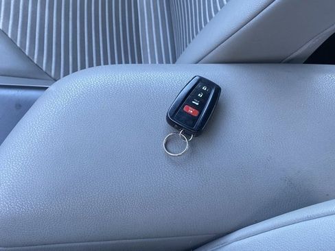 Used 2023 Toyota Camry SE image 26