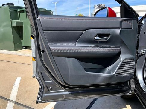 Used 2026 Nissan Kicks SR image 21