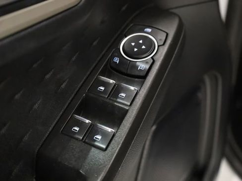 Used 2020 Ford Escape SE image 15