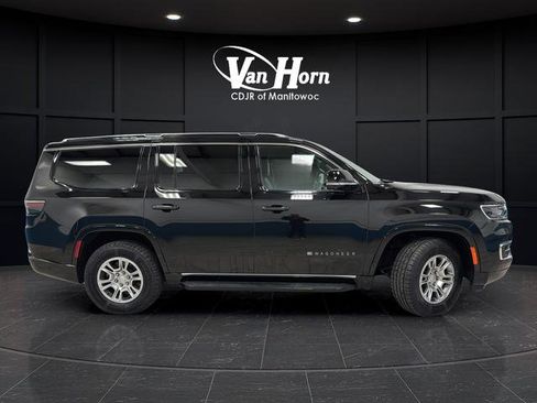Used 2024 Jeep Wagoneer 4WD w/ Convenience Group I image 8