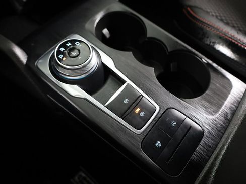 Certified 2025 Ford Escape ST-Line AWD/4WD image 18