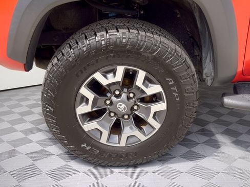 Used 2018 Toyota Tacoma TRD Off-Road w/ Technology Package RWD image 13