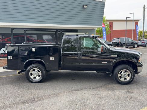 Used 2005 Ford F350 Lariat AWD/4WD image 4