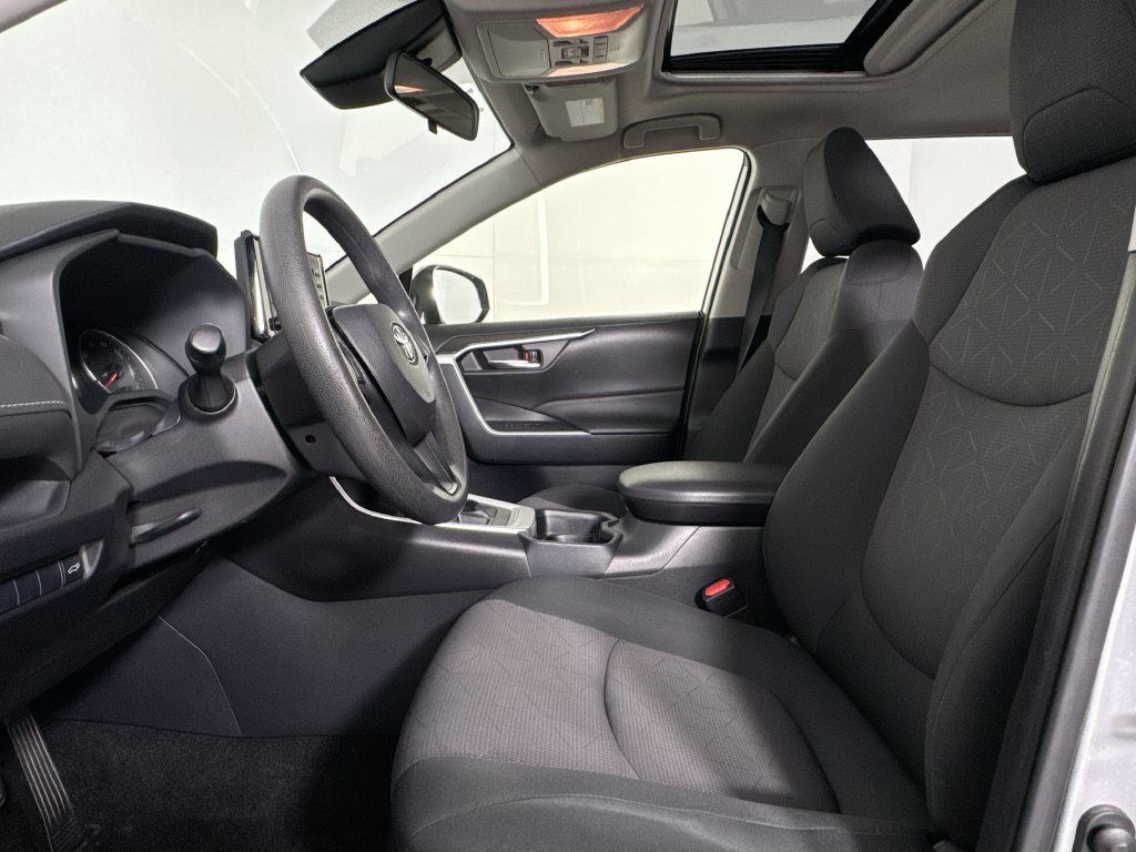 Used 2019 Toyota RAV4 XLE w/ Convenience Package AWD/4WD image 11