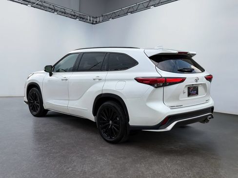 Used 2023 Toyota Highlander XSE AWD/4WD image 7