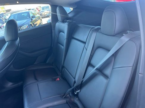 Used 2022 Tesla Model Y Performance AWD/4WD image 7
