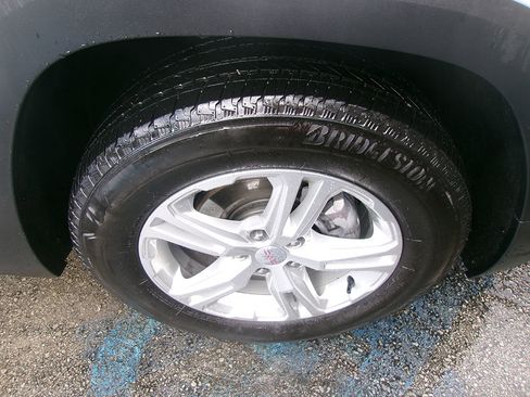 Used 2024 GMC Terrain SLE AWD/4WD image 7