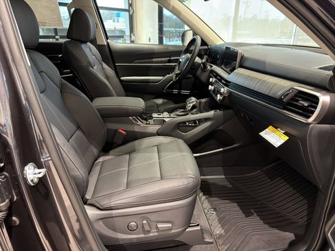 New 2025 Kia Telluride EX image 24