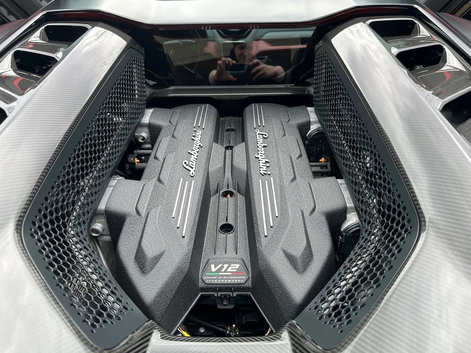 Used 2024 Lamborghini Revuelto AWD/4WD image 20