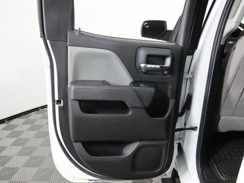 Used 2018 Chevrolet Silverado 1500 Custom image 16