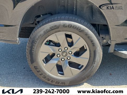 Used 2025 Ford F150 Lightning Flash AWD/4WD image 10