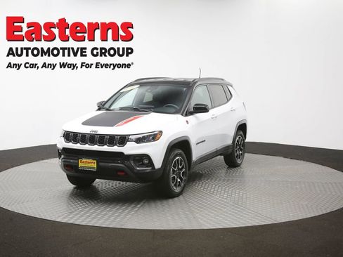 Used 2024 Jeep Compass Trailhawk AWD/4WD image 54