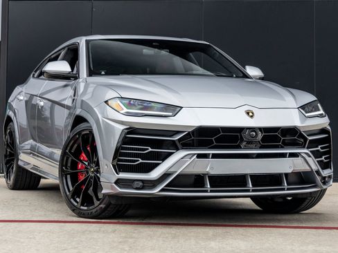 Used 2020 Lamborghini Urus image 2
