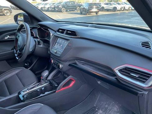 Used 2023 Chevrolet TrailBlazer RS FWD image 11
