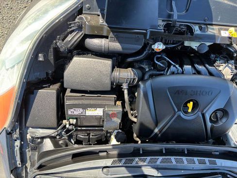 Used 2013 Hyundai Elantra GLS w/ Preferred Pkg FWD image 20