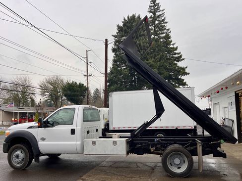 Used 2014 Ford F550 2WD Regular Cab Super Duty image 2