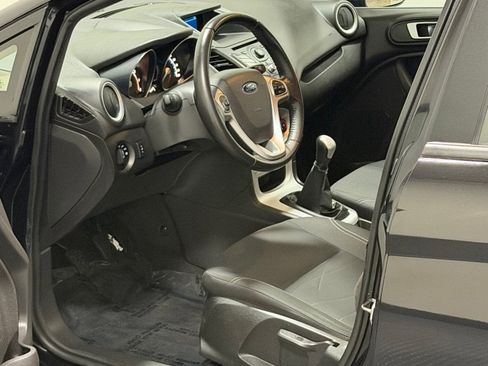 Used 2015 Ford Fiesta SE image 8