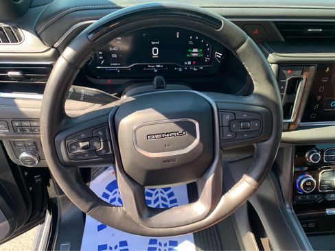 Used 2023 GMC Yukon Denali Ultimate AWD/4WD image 16