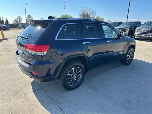 Used 2017 Jeep Grand Cherokee Limited AWD/4WD image 36