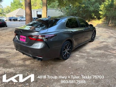 Used 2021 Toyota Camry SE FWD image 9
