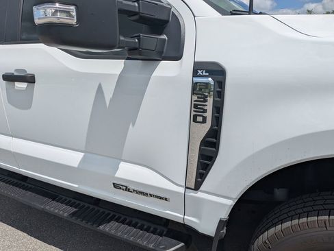 Used 2025 Ford F350 XL w/ XL Chrome Package image 9