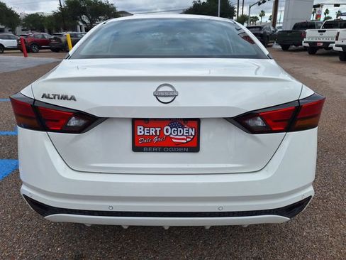 Certified 2024 Nissan Altima 2.5 S FWD image 5