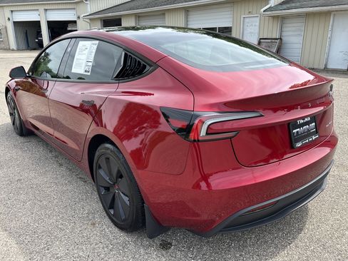 Used 2025 Tesla Model 3 Long Range AWD/4WD image 9