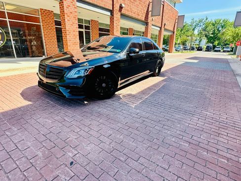 Used 2018 Mercedes-Benz S 560 Sedan image 3
