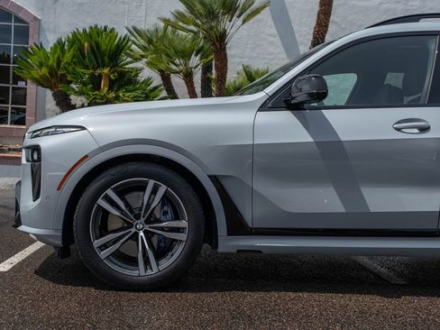 Used 2025 BMW X7 M60i w/ Executive Package AWD/4WD image 7