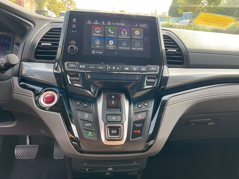 Used 2023 Honda Odyssey Elite image 18