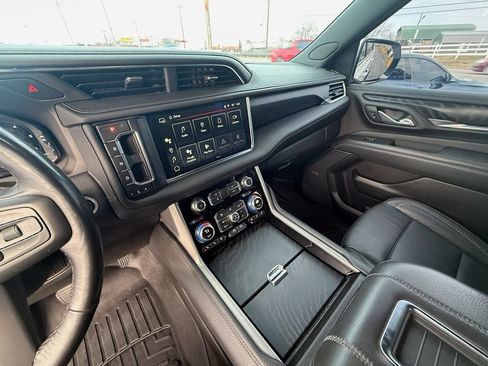 Used 2022 GMC Yukon XL Denali image 18