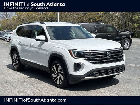 Used 2024 Volkswagen Atlas SE image 1