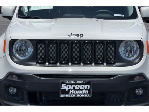 Used 2017 Jeep Renegade Altitude FWD image 13