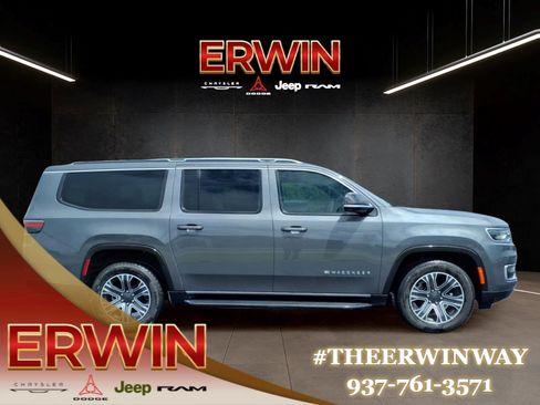 Used 2024 Jeep Wagoneer L Series II w/ Flexible Seating Group AWD/4WD image 8
