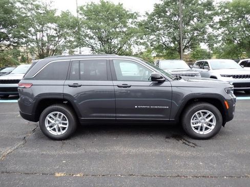 New 2025 Jeep Grand Cherokee Laredo X w/ Luxury Tech Group I image 8