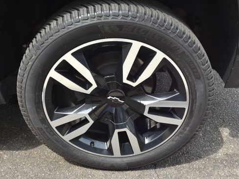 Used 2019 Chevrolet Tahoe Premier w/ RST 6.2L Performance Edition AWD/4WD image 55