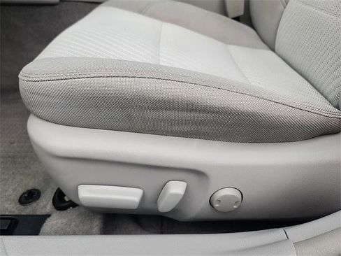 Used 2017 Toyota Camry LE image 22