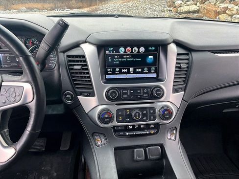 Used 2017 GMC Yukon SLT image 29