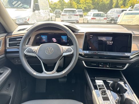 New 2026 Volkswagen Atlas SE image 13