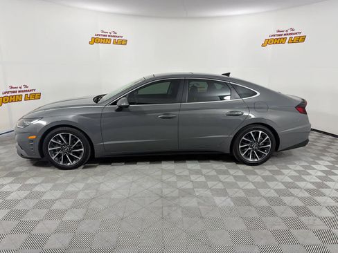 Used 2022 Hyundai Sonata Limited w/ Preferred Accessory Package image 2