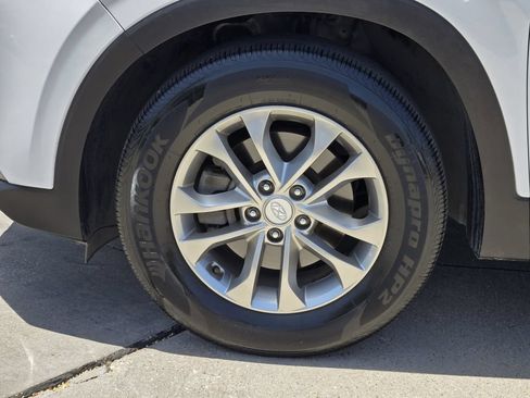 Used 2020 Hyundai Santa Fe SEL FWD image 17