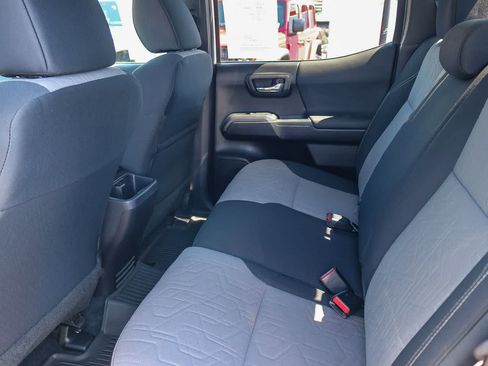 Used 2022 Toyota Tacoma TRD Sport w/ Technology Package RWD image 19
