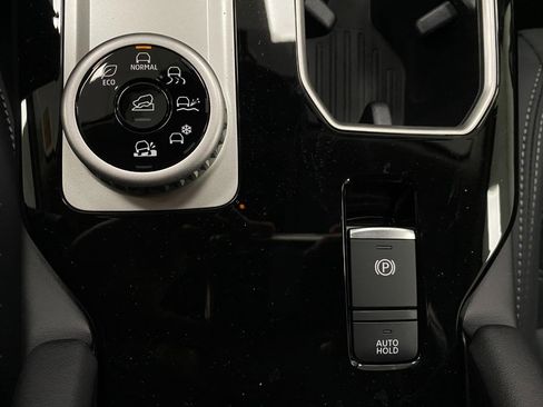 New 2026 Mitsubishi Outlander SE image 27