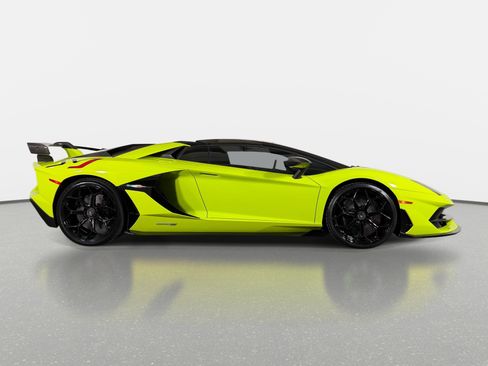Used 2020 Lamborghini Aventador SVJ AWD/4WD image 2