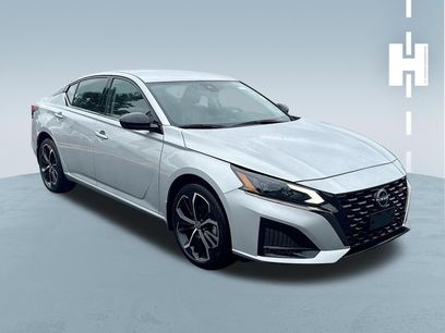 Used 2023 Nissan Altima 2.5 SR
